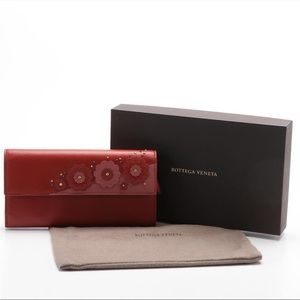 BOTTEGA VENETA RED FLORAL APPLIQUE LEATHER LONG WALLET NIB